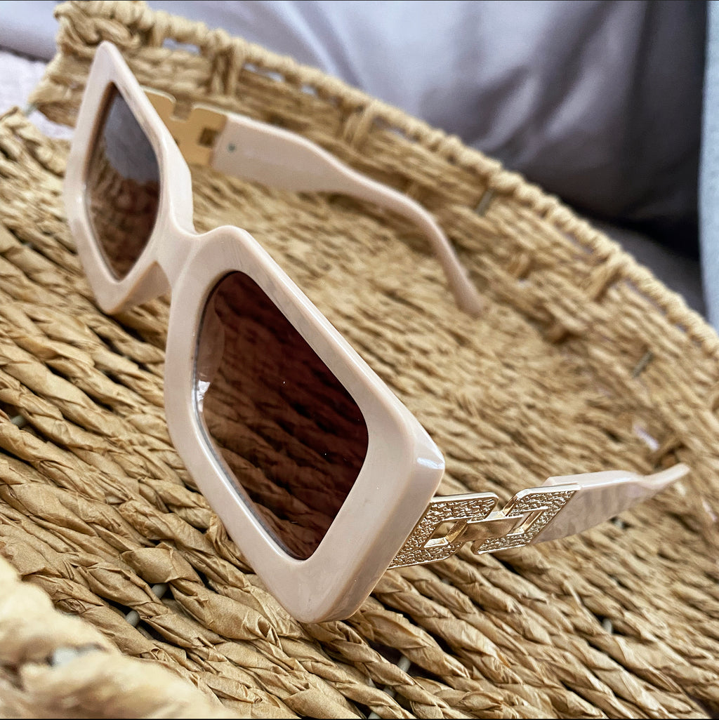 “Total Vibes” Sunnies- Nude ♡