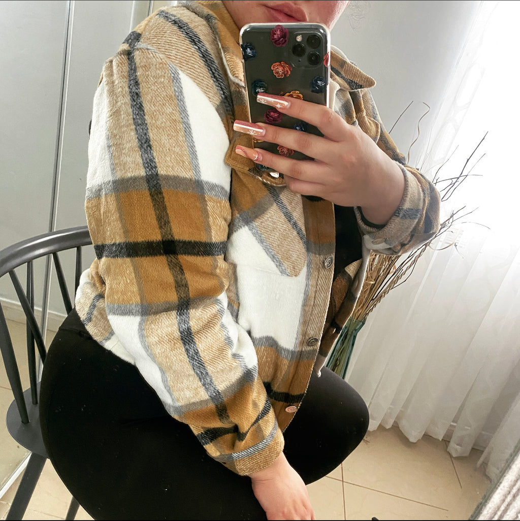 “Hug Me” Flannel ♡