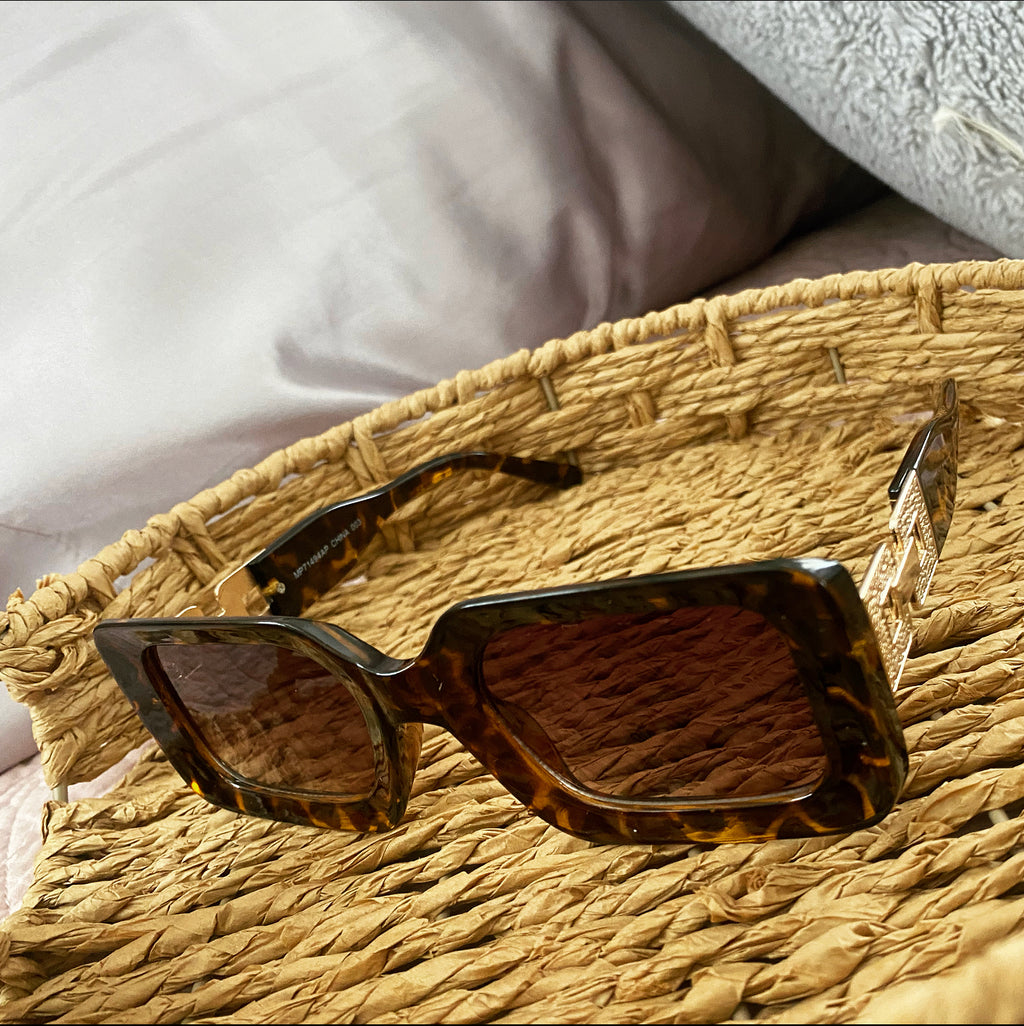 “Total Vibes” Sunnies- Brown Print ♡